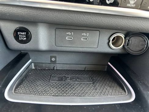 Used 2025 Nissan Rogue SL FWD image 33