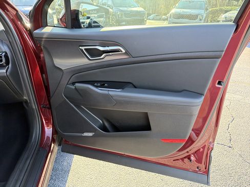 Used 2025 Kia Sportage SX image 14