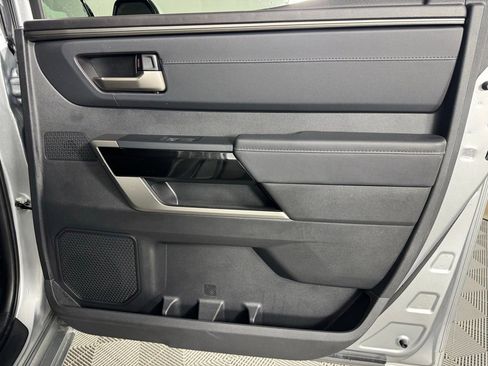 Used 2025 Toyota Tundra Limited image 27