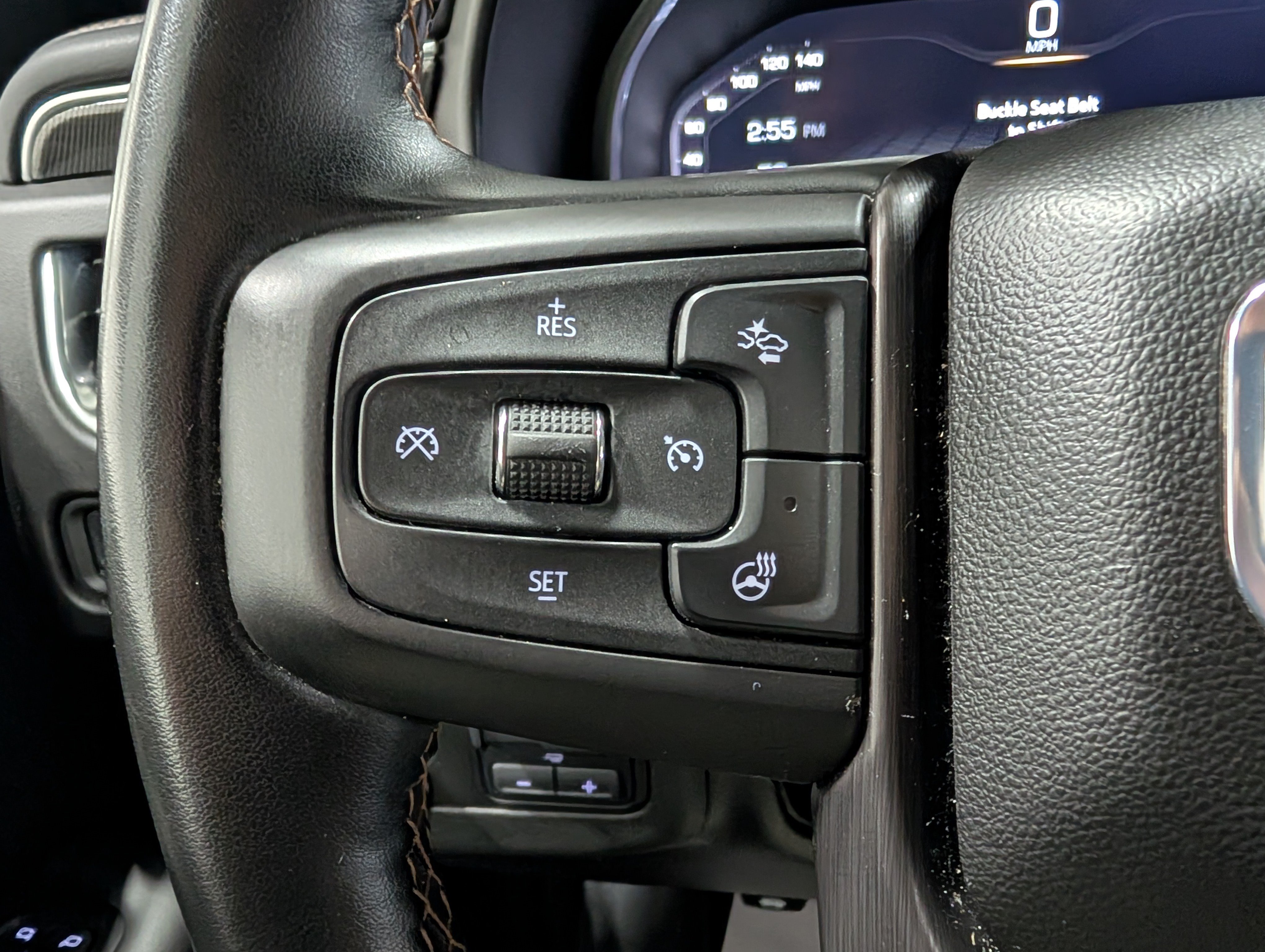Used 2024 GMC Yukon AT4 w/ Technology Package AWD/4WD image 23