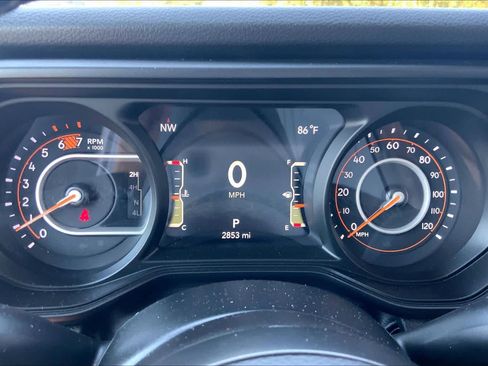 Used 2025 Jeep Wrangler Sport AWD/4WD image 22