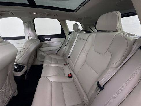 Used 2023 Volvo XC60 B6 Ultimate w/ Climate Package image 26