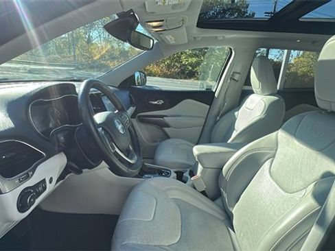 Used 2021 Jeep Cherokee Limited w/ Elite Package image 24