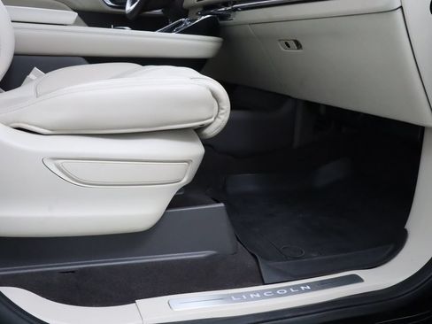 Used 2020 Lincoln Navigator L Reserve w/ Luxury Package AWD/4WD image 33