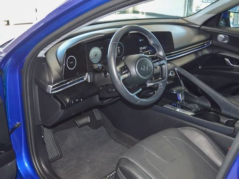 Used 2021 Hyundai Elantra Limited FWD image 11