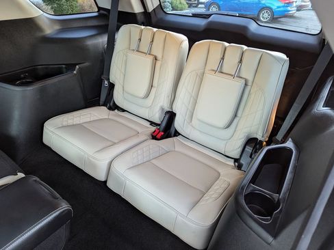 Used 2018 Ford Explorer Platinum AWD/4WD image 44