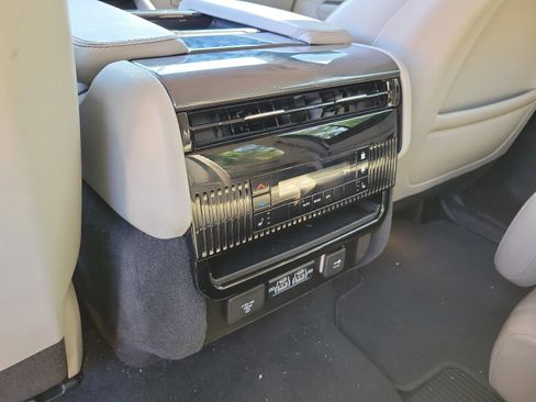 Used 2022 Jeep Wagoneer Series I w/ Convenience Group I AWD/4WD image 11