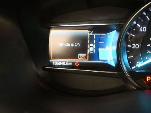 Used 2019 Ford Explorer XLT w/ Equipment Group 202A FWD image 18