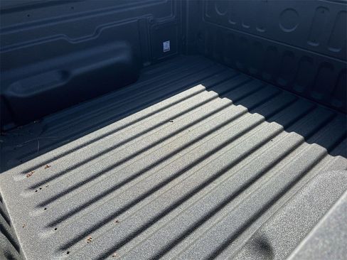 New 2025 Ford Maverick XL image 17