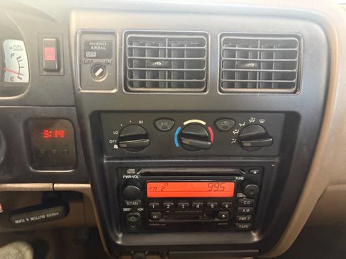 Used 2003 Toyota Tacoma 2WD Xtracab image 13