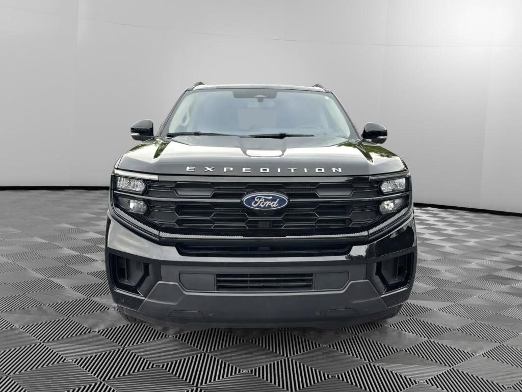 Used 2025 Ford Expedition Active AWD/4WD image 7