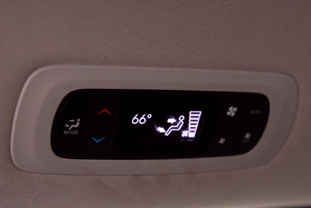 Used 2024 Chrysler Pacifica Touring-L FWD image 10