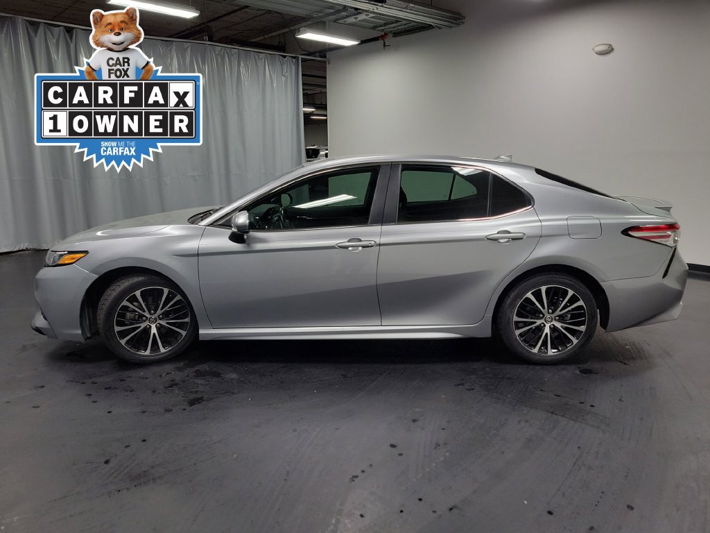Used 2020 Toyota Camry SE FWD image 5
