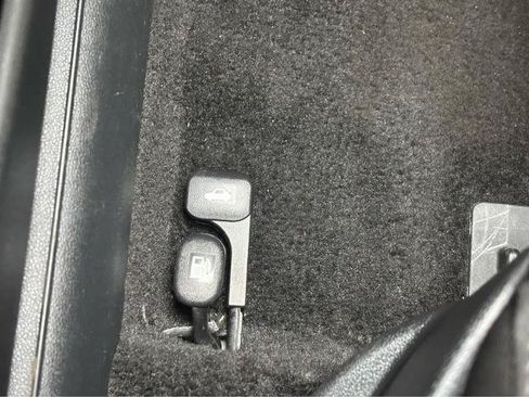 Used 2025 Hyundai Elantra Sport FWD image 25