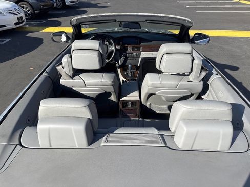 Used 2011 BMW 328i Convertible image 13
