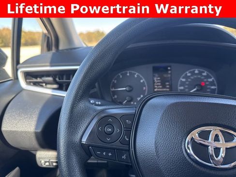 Used 2023 Toyota Corolla LE image 9