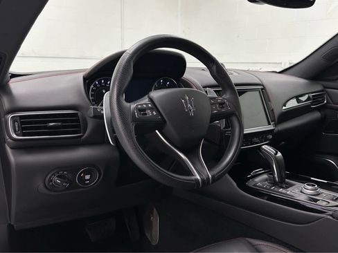 Used 2023 Maserati Levante GT AWD/4WD image 10