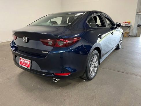 Used 2021 MAZDA MAZDA3 s FWD image 3