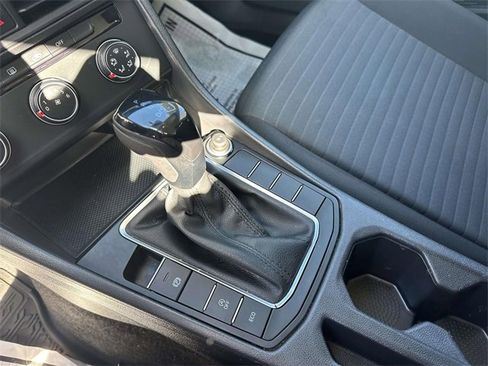 Certified 2022 Volkswagen Jetta S image 29
