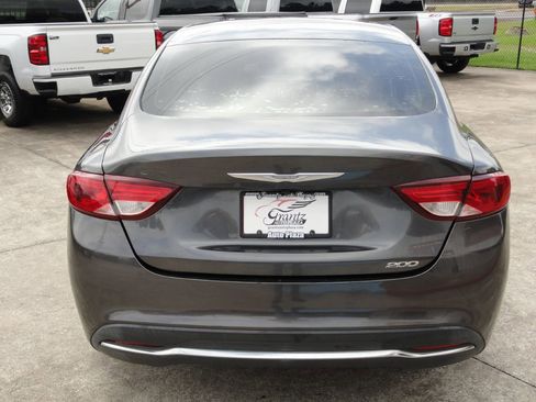 Used 2015 Chrysler 200 Limited image 4