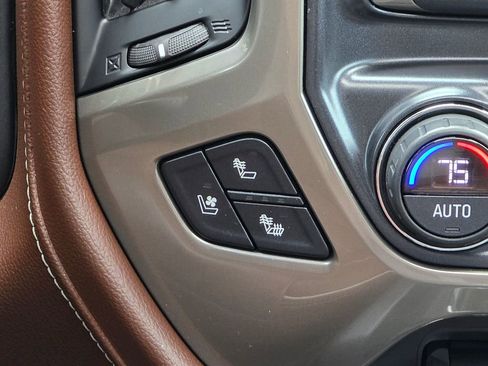 Used 2018 Chevrolet Silverado 1500 High Country image 36