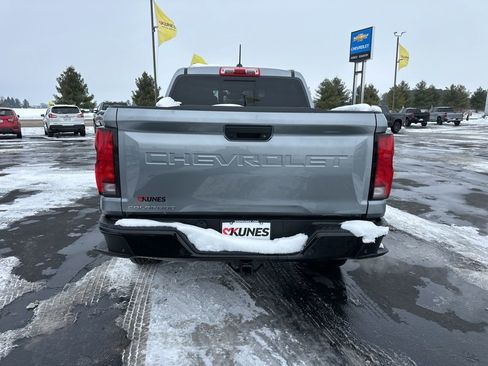 Used 2024 Chevrolet Colorado Z71 w/ Z71 Convenience Package 2 image 11