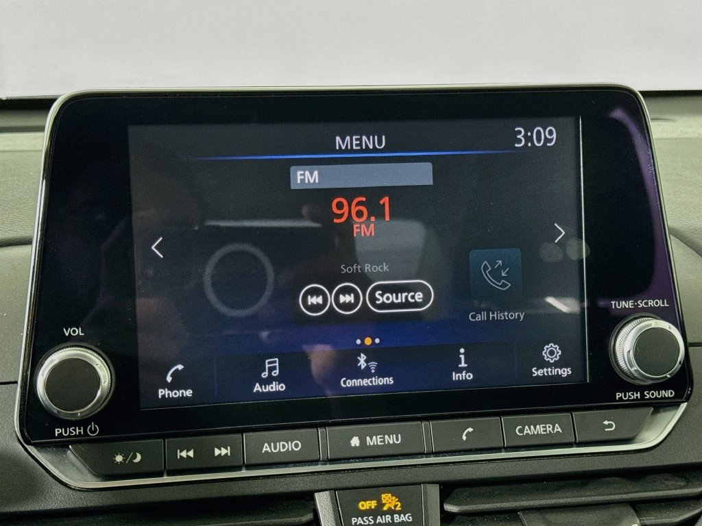Used 2024 Nissan Altima 2.5 SV FWD image 29