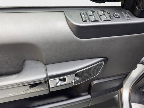 Used 2012 Land Rover Range Rover HSE image 27