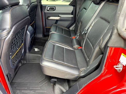 Used 2021 Ford Bronco Badlands image 17