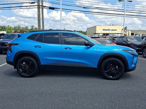 Used 2025 Chevrolet Trax ACTIV w/ Sunroof Package FWD image 7