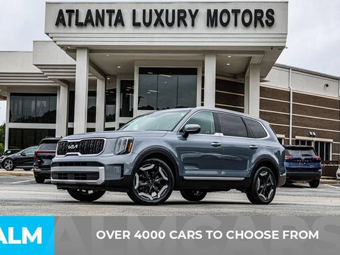 Used 2023 Kia Telluride EX w/ EX Captain's Chair Package AWD/4WD image 3