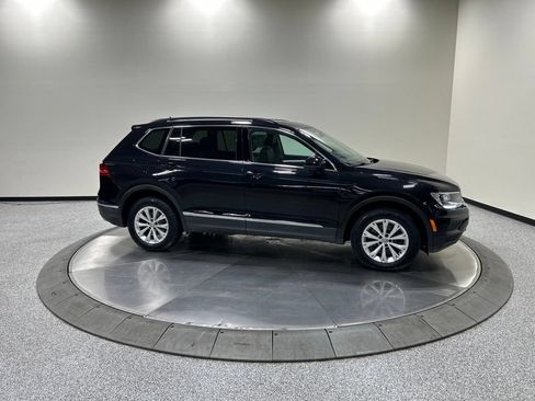 Used 2018 Volkswagen Tiguan SE w/ Panoramic Sunroof Package AWD/4WD image 5