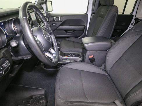 Used 2022 Jeep Wrangler Unlimited Sahara w/ LED Lighting Group AWD/4WD image 46