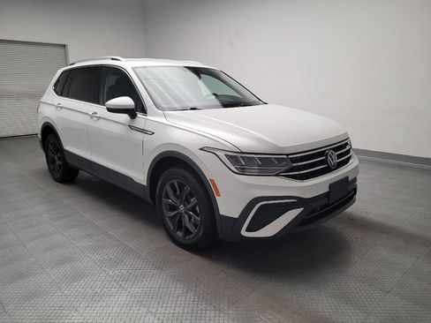 Used 2024 Volkswagen Tiguan SE FWD image 13