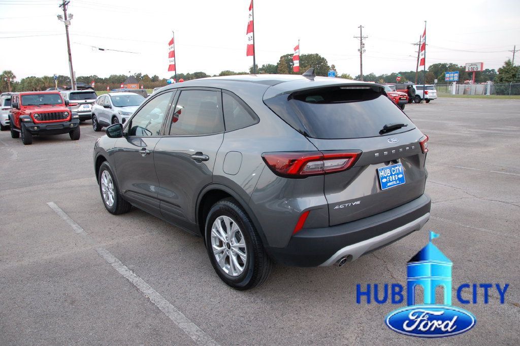 Used 2025 Ford Escape Active FWD image 3