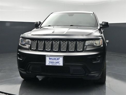 Used 2017 Jeep Grand Cherokee Altitude AWD/4WD image 2