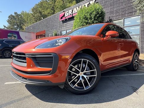 Used 2022 Porsche Macan image 2