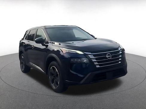 Used 2025 Nissan Rogue SV FWD image 3