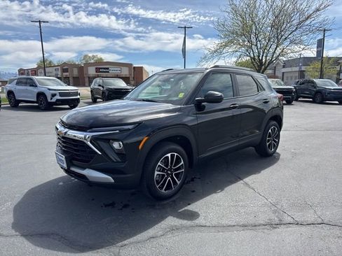 Certified 2025 Chevrolet TrailBlazer LT AWD/4WD image 3