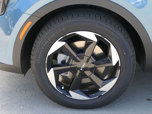 New 2025 Kia Sorento EX image 10