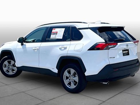 Used 2025 Toyota RAV4 XLE AWD/4WD image 12