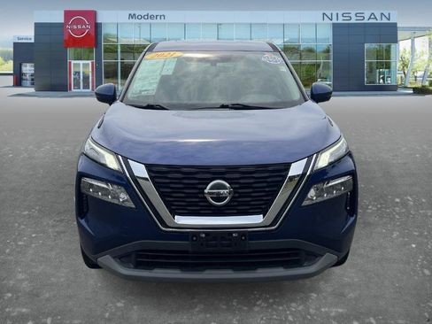 Used 2021 Nissan Rogue SV FWD image 2