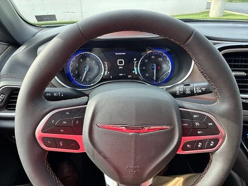 Used 2026 Chrysler Pacifica Pinnacle AWD/4WD image 28