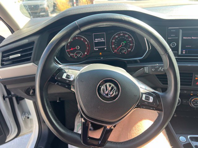 Used 2019 Volkswagen Jetta SE w/ Cold Weather Package FWD image 8