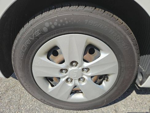 Used 2018 Kia Forte LX image 24