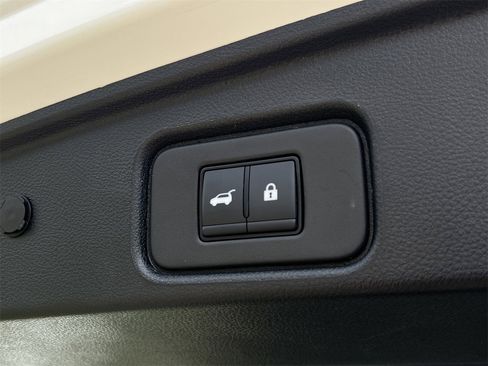 Certified 2024 Nissan Pathfinder Platinum w/ Cargo Package image 31