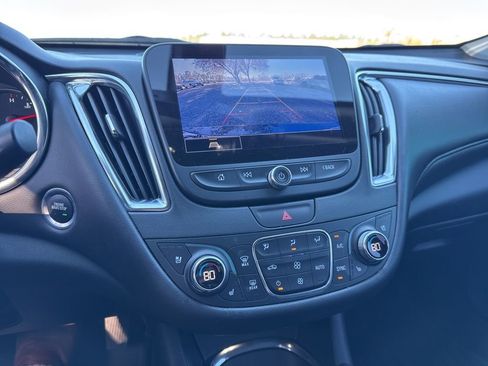Used 2022 Chevrolet Malibu Premier image 12