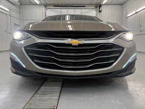 Used 2022 Chevrolet Malibu LT FWD image 11