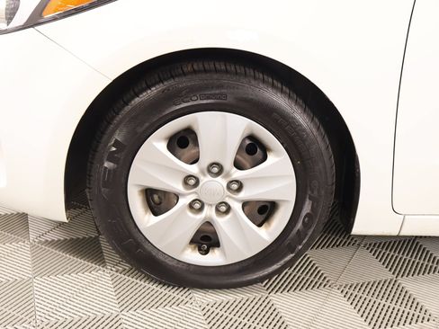 Used 2018 Kia Forte LX w/ LX Rear Camera Package FWD image 17