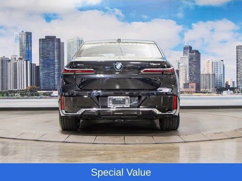 Used 2025 BMW 750e xDrive w/ Premium Package AWD/4WD image 11